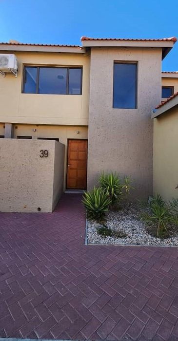 Property #2191162, Townhouse For Sale in Okahandja Central