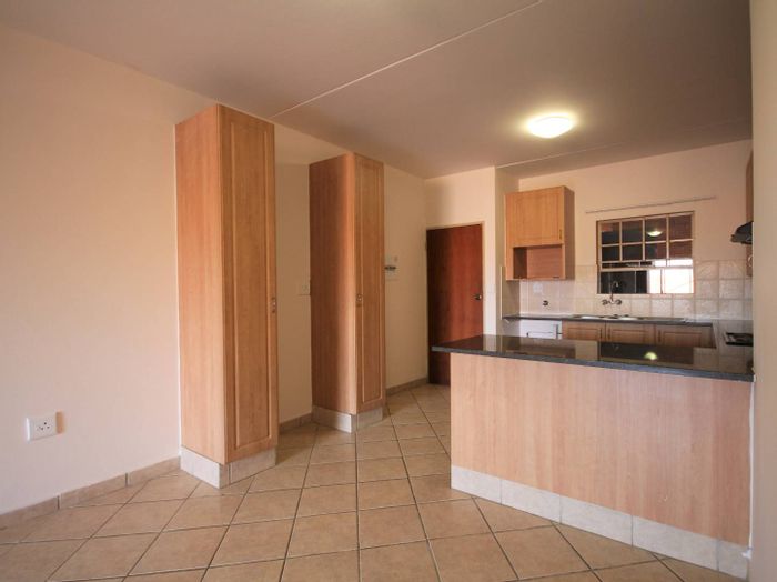 Hazeldean Apartment To Rent: 2 Beds, Private Laundry, Garage, Pet-Friendly, Prepaid Electricity.