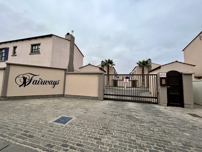 Property #2090833, Townhouse for sale in Fairways Estate