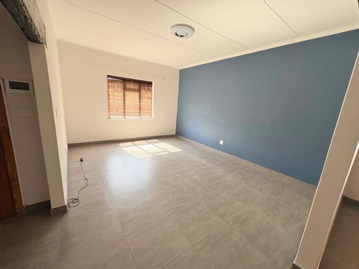 Office with flat for rent in Walvis Bay Central, close to harbour amenities.