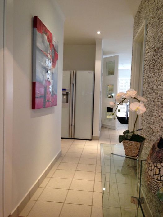 To Rent: Spacious 2-Bedroom Apartment in Sandhurst with Pool and Security.