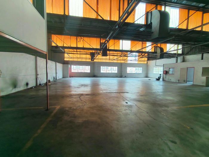 520m2 Industrial Warehouse To Rent in Pinetown North Industria with office and security.