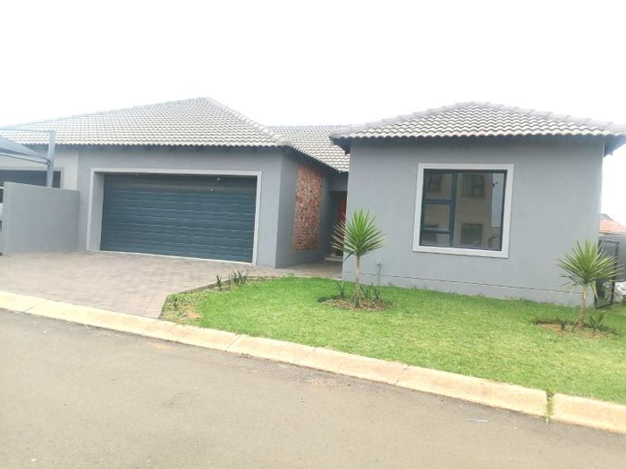 For Sale: House in Delmas West with 3 bedrooms, garage, and entertainment patio.
