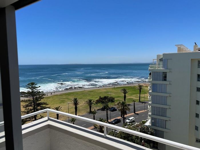 Sea Point Apartment To Rent: Balcony, sea views, 24hr security, walk to amenities.