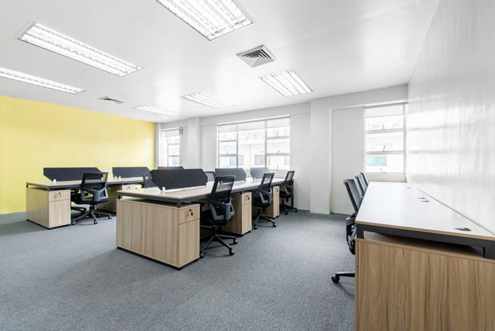 Office to Rent in Rosebank: Private space, shared amenities, excellent transport links.