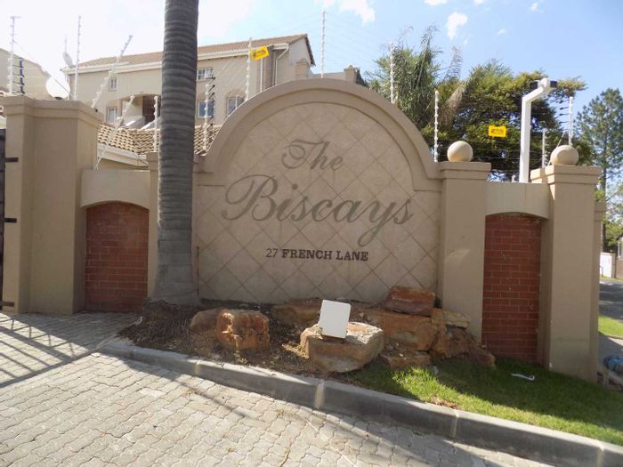 2 Bed, 2 Bath Apartment in Morningside with Pool and 24/7 Security - To Rent