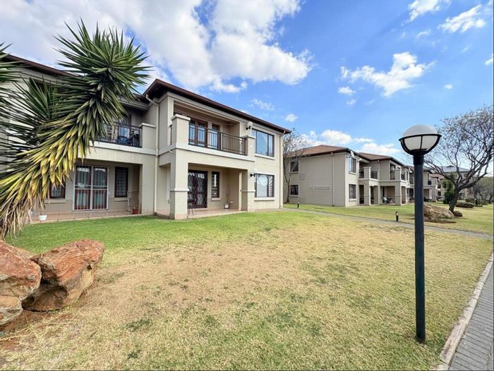 Meyersdal Apartment For Sale: 2-bed, 2-bath, secure complex, pool access.