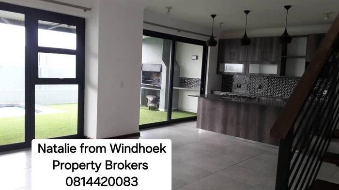 Kleine Kuppe Townhouse To Rent: 3 beds, splash pool, double garage, 24/7 security.