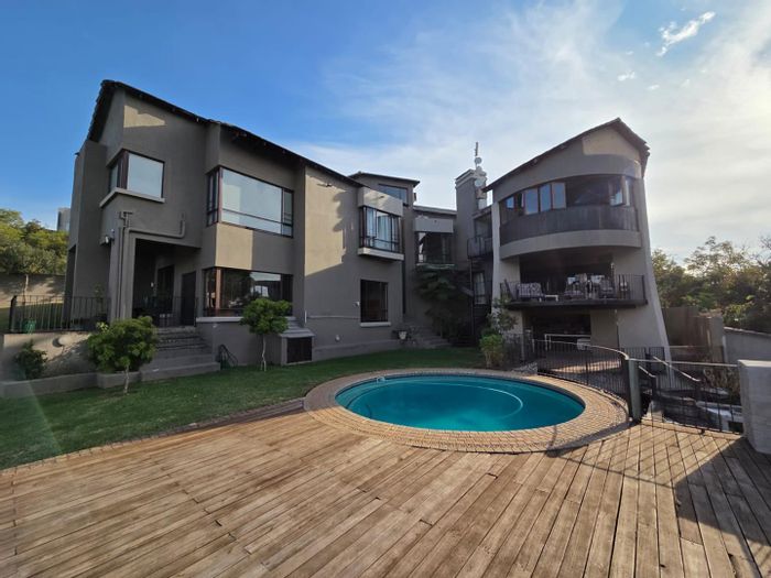 For Sale: Spacious 5-Bedroom House in Noordsig Estate with Pool and Flatlet.