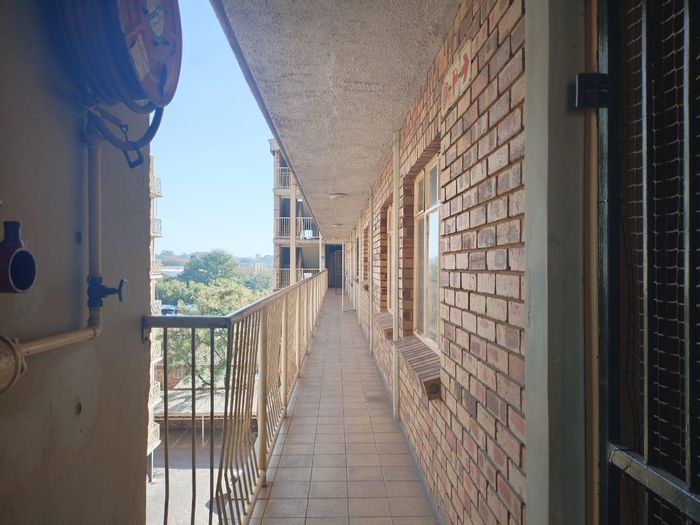 Property #2285965, Apartment For Sale in Silverton Ext 1