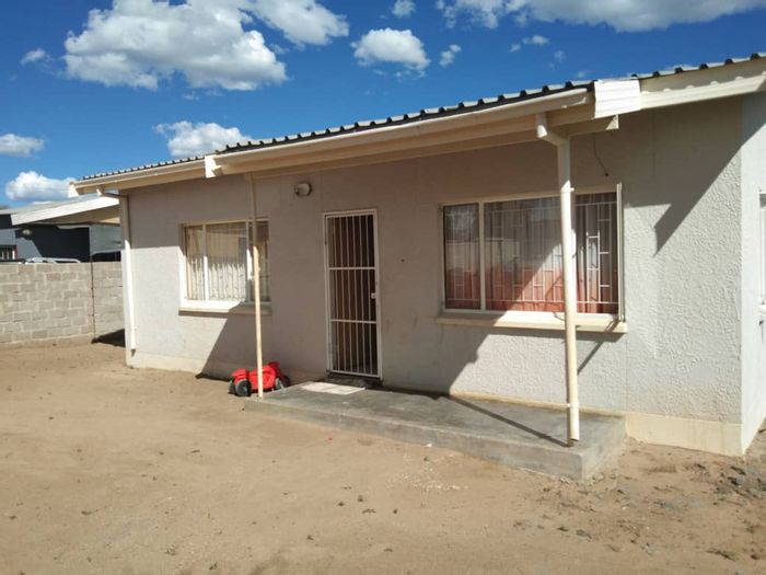 Affordable 2-Bedroom House for Sale in Okahandja Central – Spacious Yard!