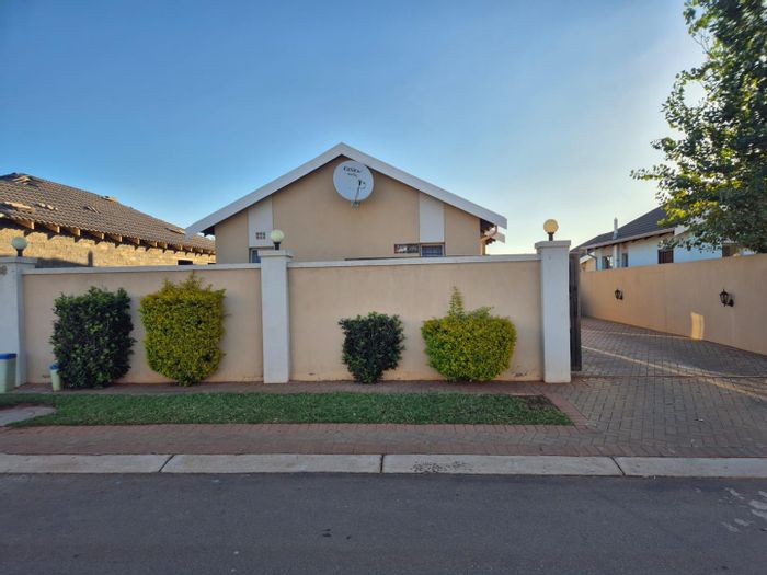 For Sale: House in Sky City with 2 bedrooms, summer kitchen, landscaped garden.
