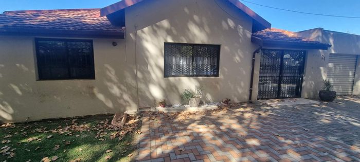 Property #2188253, Garden Cottage rental monthly in Northmead