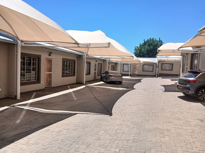 Property #2435386, Townhouse For Sale in Pioniers Park Ext 1