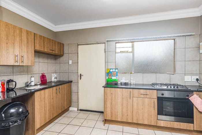 Property #2160155, Apartment rental monthly in Buccleuch