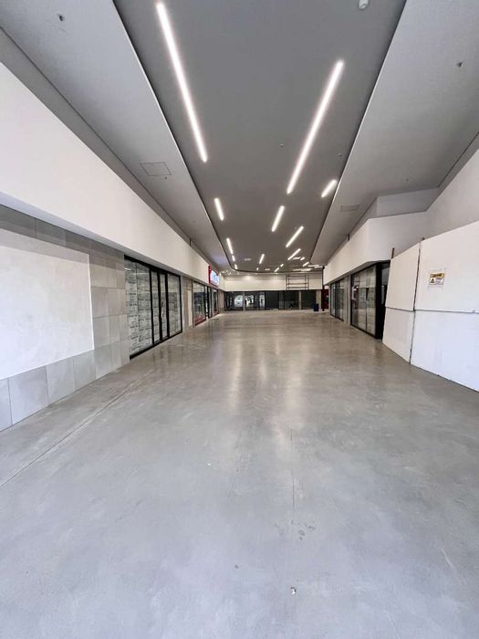 Property #2432683, Retail Rental Monthly in Kleine Kuppe