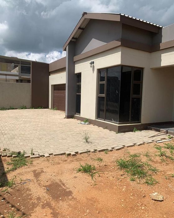 Property #2382616, House For Sale in Academia