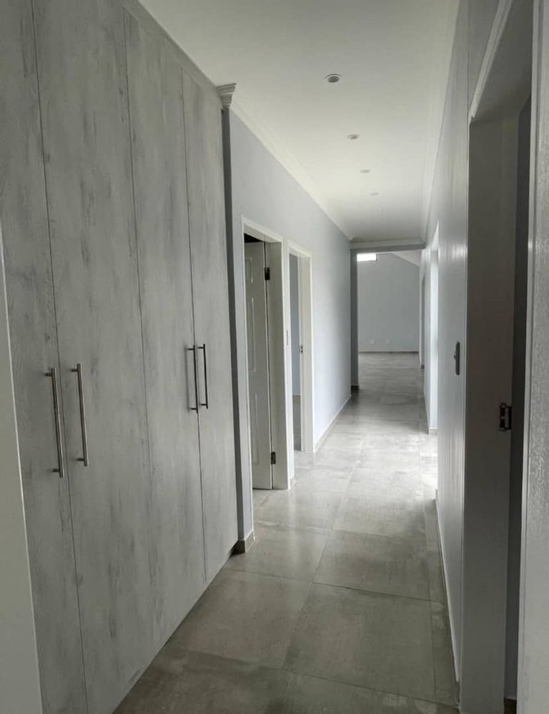 Passage to bedrooms