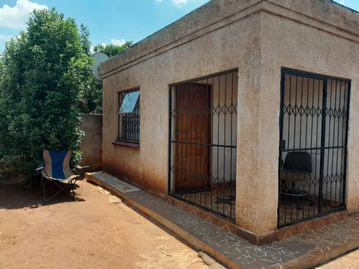 Property #2204160, House for sale in Katlehong South