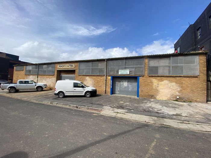 Mixed Use Gem in Woodstock: 800m2 Warehouse for Sale with Development Potential