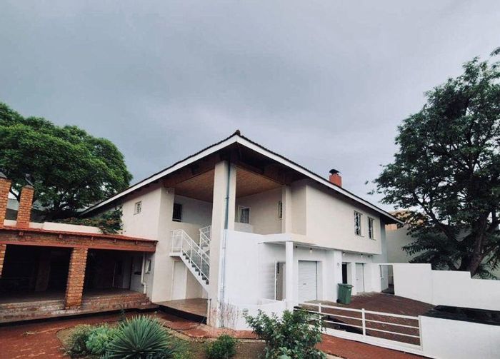 House for Sale in Ludwigsdorf: 3 beds, flat, BBQ patio, triple garages.