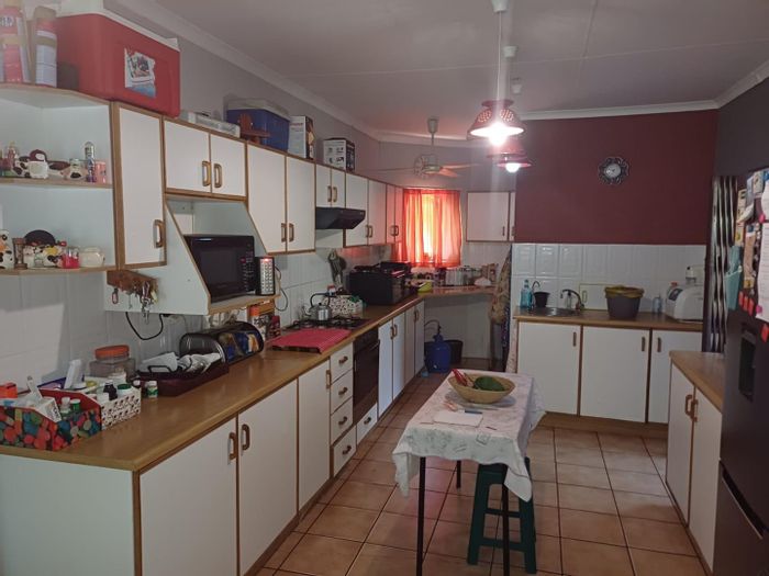 Kwambonambi Central House For Sale: 3 Beds, Pool, AC, Double Garage