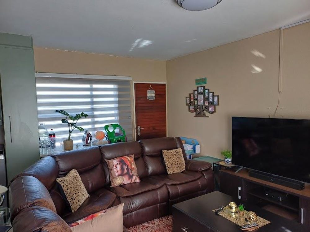 Open Plan Kitchen - Living Area