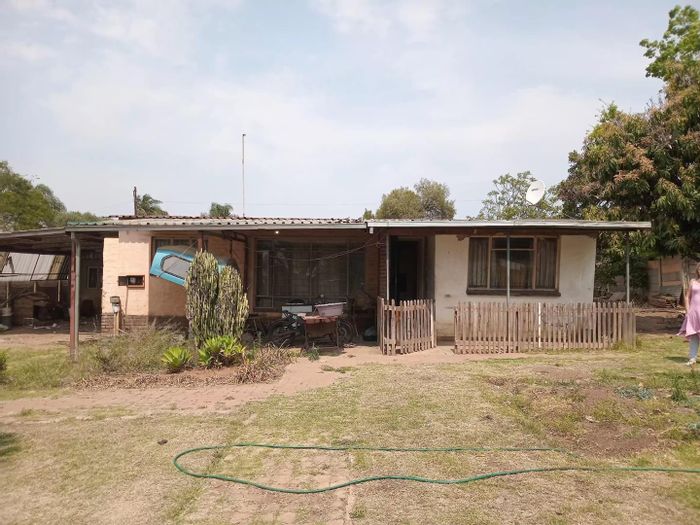Property #2417872, House For Sale in Jan Niemand Park