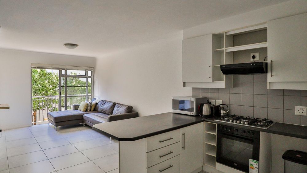 Kitchen fittings and cabinets