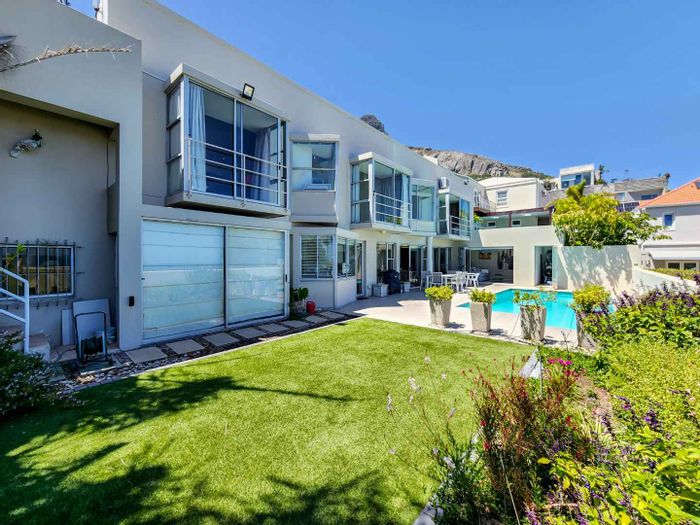 Fresnaye House For Sale: 3 bedrooms, pool, garden, sea views, secure garages.