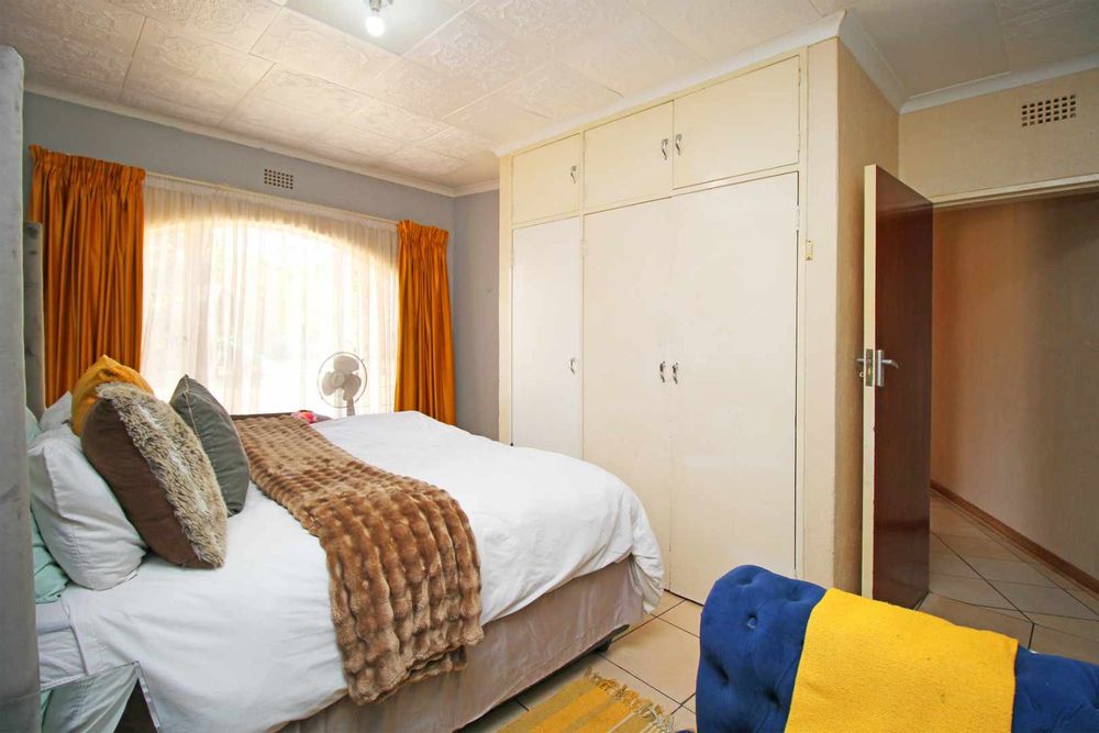 Bedroom 4 : King Size Guest Bedroom 