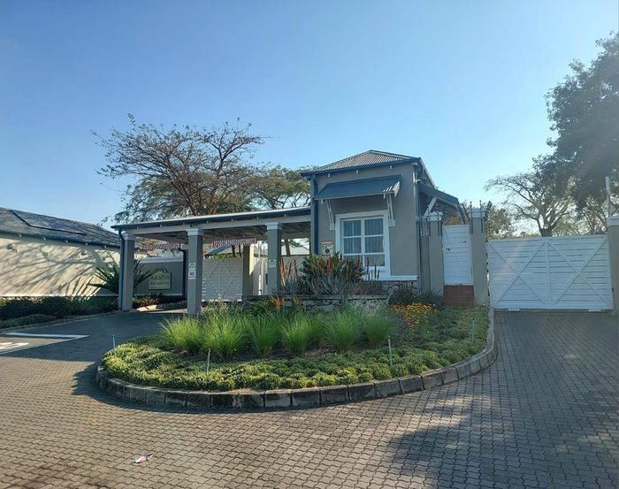 Charming Townhouse for Sale in Nelspruit Town with Assisted Living Amenities