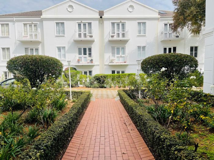 For Sale: 1-Bedroom Apartment in Dunkeld West with garden, pool, and parking.