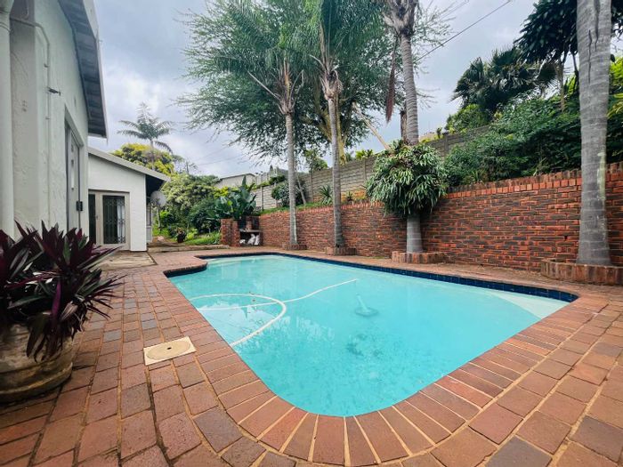 Glen Hills House For Sale: 3 bedrooms, pool, flatlet, double garage, prime location.