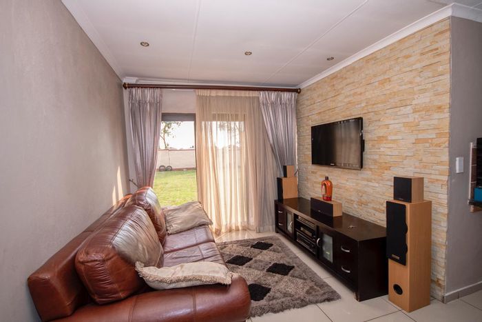 Property #2267099, House rental monthly in Meyersig Lifestyle Estate