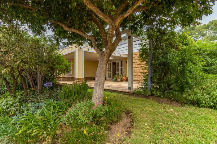 House to Rent in Waterfall Hills Mature Lifestyle Estate with amenities and spacious layout.