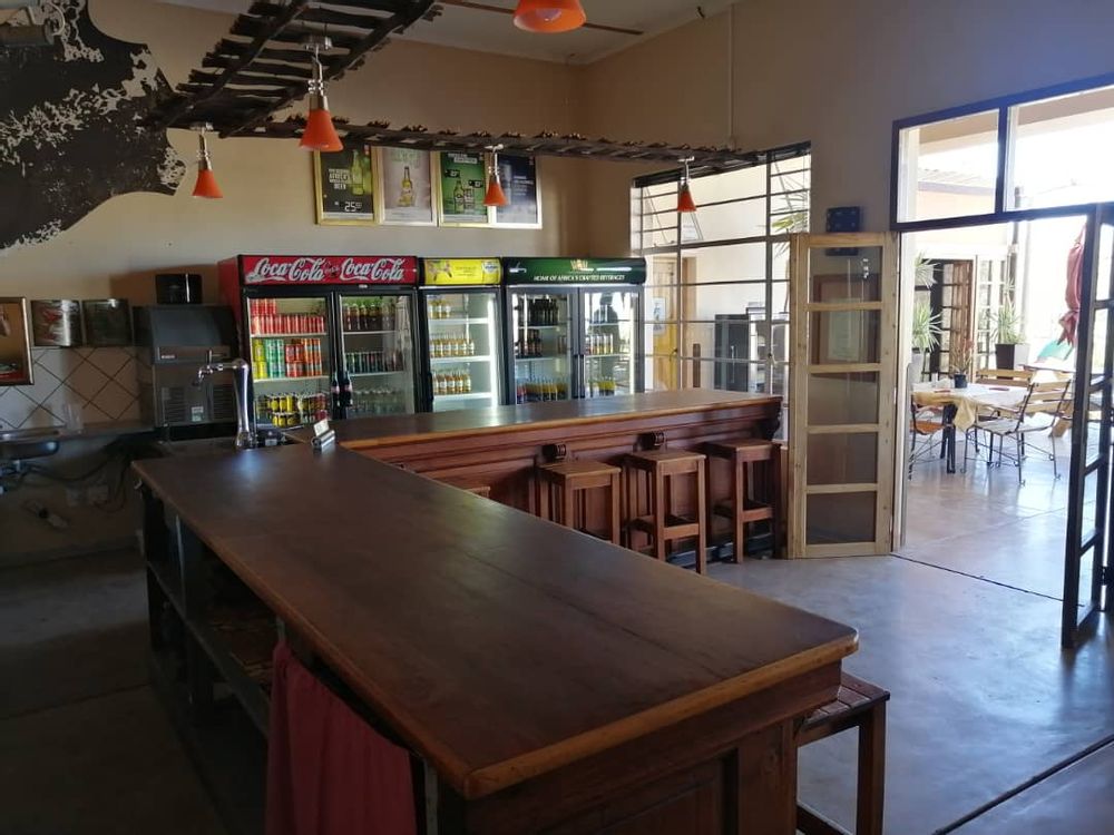 BAHNHOF HOTEL BAR AREA