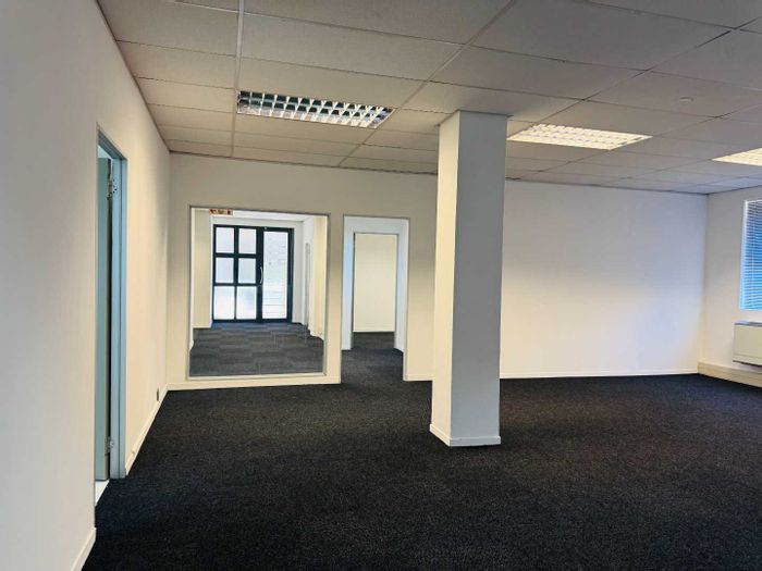 Office spaces to rent in Meyersdal with flexible sizes and parking options.