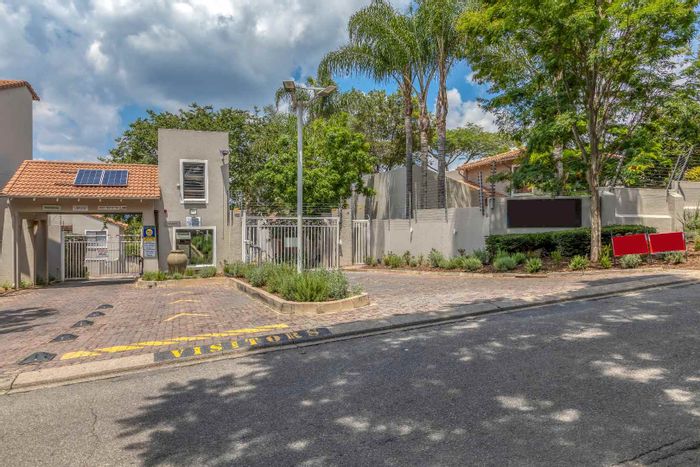 Property #2397640, Apartment For Sale in Country Life Park
