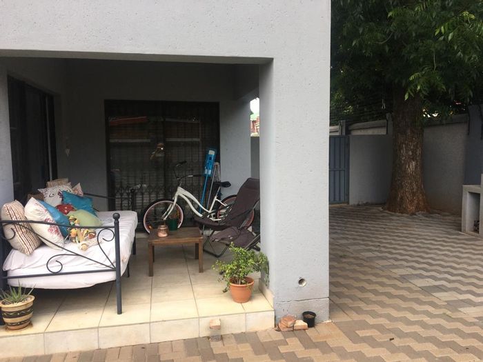Property #1379173, Townhouse pending sale in Lyttelton Manor