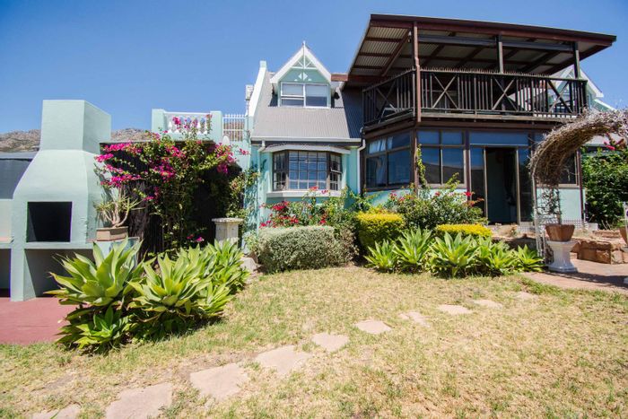 Mansfield House For Sale: 4 Bedrooms, pool, potential flatlet, secure parking.
