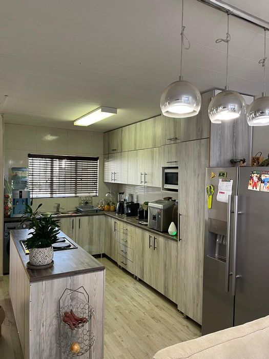 Windhoek West Townhouse For Sale: 2 beds, courtyard, aircons, communal playground.