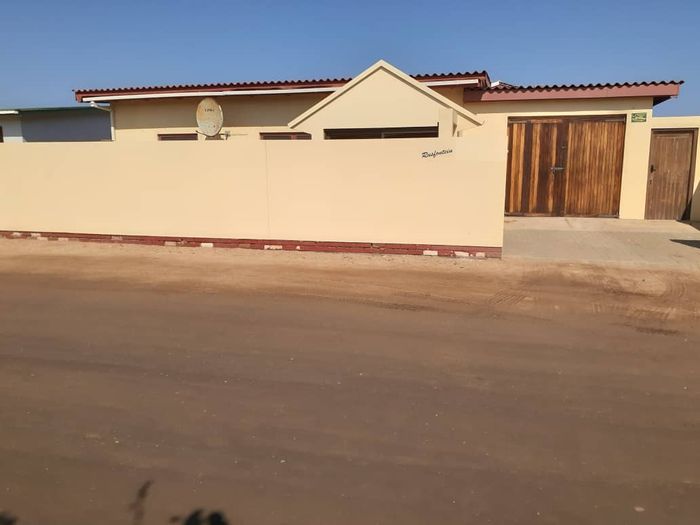 Property #2248422, House for sale in Henties Bay Central