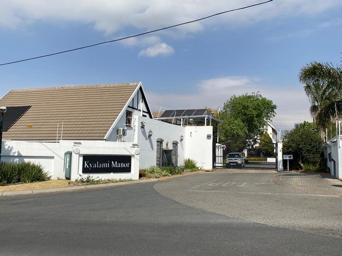 Property #2199101, Cluster rental monthly in Barbeque Downs