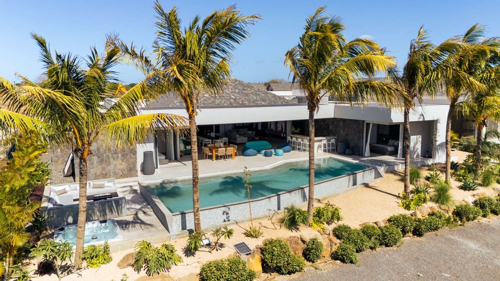 Property #2429505, House For Sale in Grand Bay Central