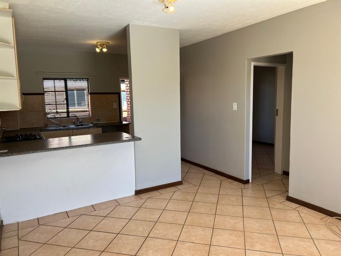 Property #2415991, Apartment Rental Monthly in Mooikloof Ridge