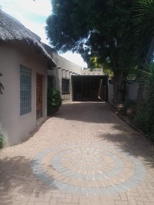 For Sale: Westdene House with 6 bedrooms, 3 bathrooms, ideal for student accommodation.
