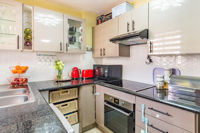 Property #2063627, Townhouse pending sale in Kosmosdal