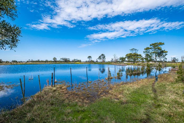 For Sale: 21.09ha Farm in Gedults River with grazing camps and water supply.