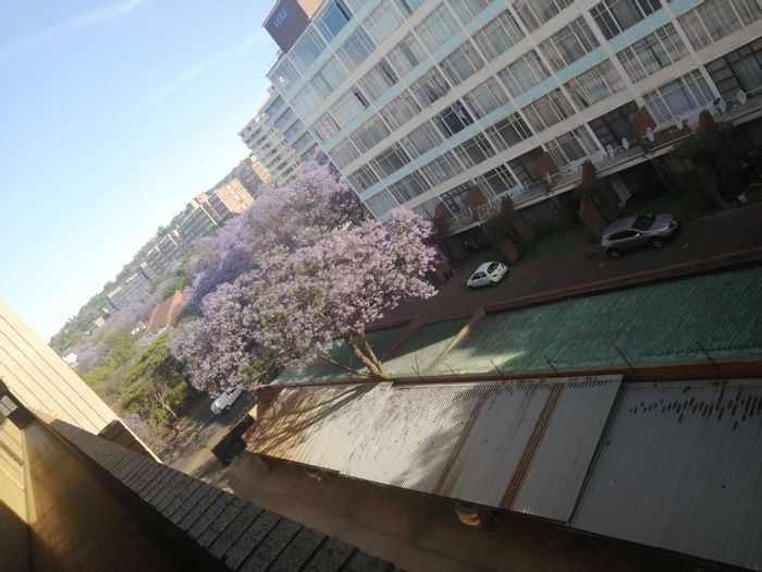 Property #1451037, Apartment for sale in Sunnyside